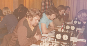 Jón Úlfljótsson að tafli árið 1977. Úr ljósmyndasafni TR