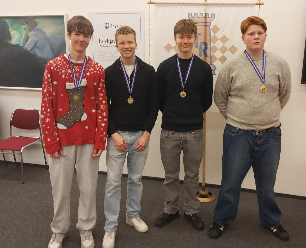 Sigursveit Réttarholtsskóla: Ýmir Nói, Emi Kári, Gunnar Aðalsteinn, Davíð
